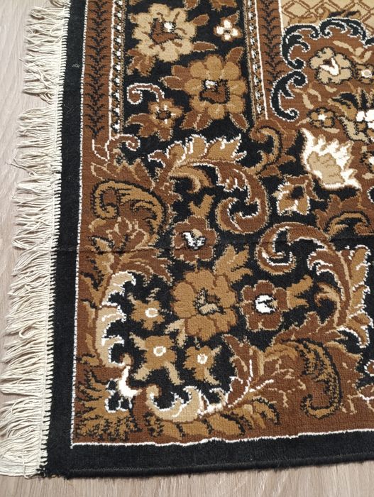 Килим вживаний в хорошому стані .САМОВИВІЗ.