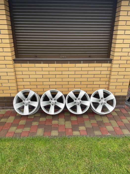 ПРОДАМ R17 5/112 Шкода Oktavia , Syperb и т,д
