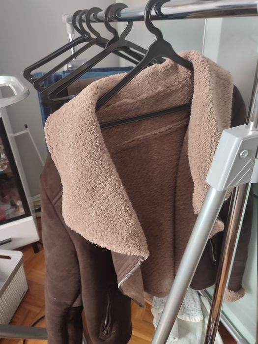 Casaco em pele com pêlo dentro