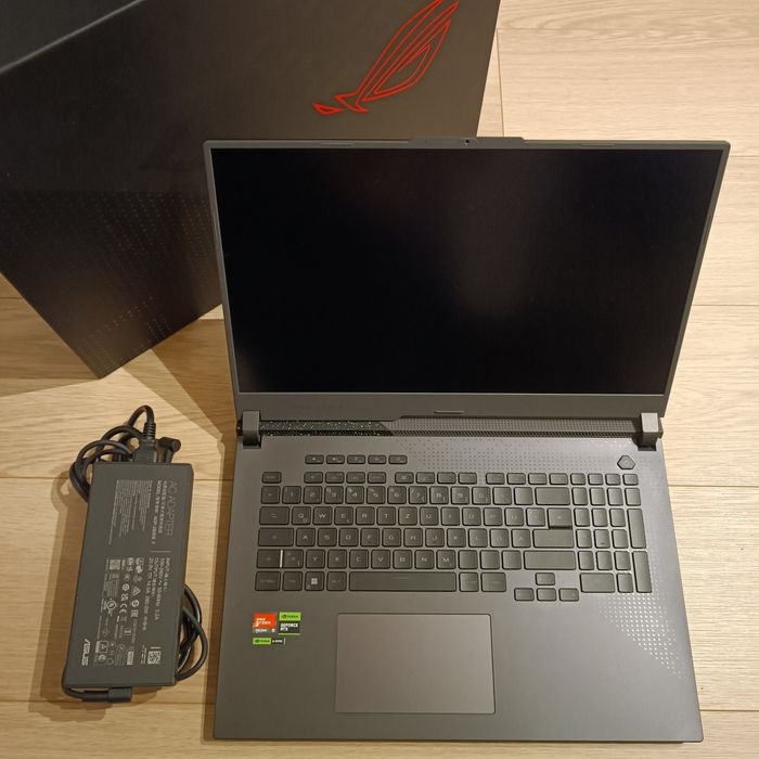 Ноутбук Asus Rog Strix! RTX 4060, R9 7940HX, 32gb/1tb, 240Hz 2.5k 17.3