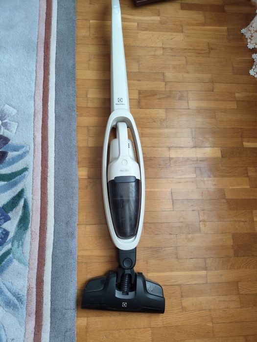 electrolux пылесос продам