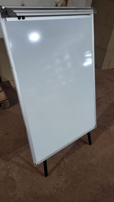 Продам фліпчарт б/в 100×70см