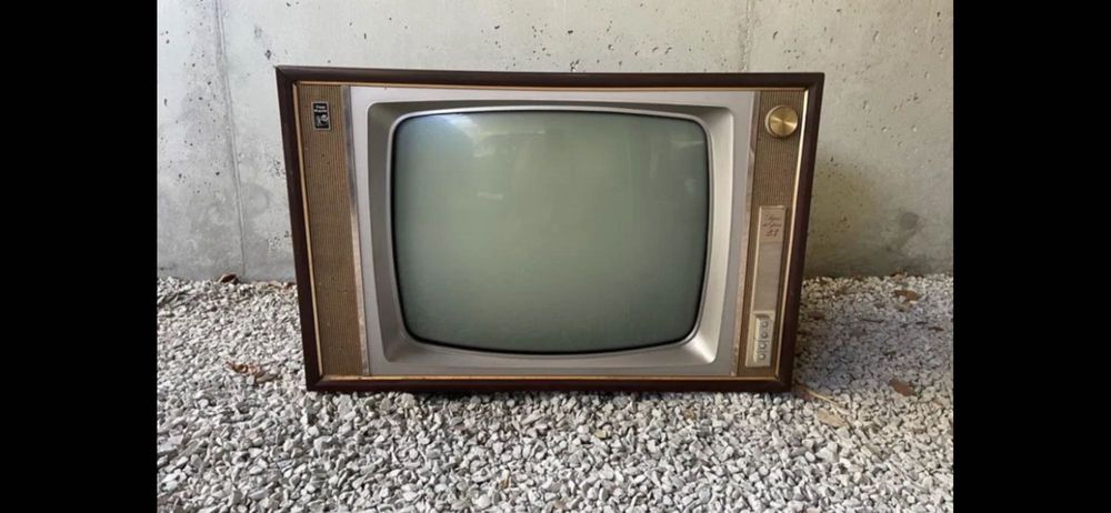 Tv vintage extremamente bem mantida