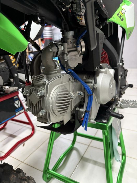 Pit bike YCF nova em folha quase sem uso de garagem sempre
