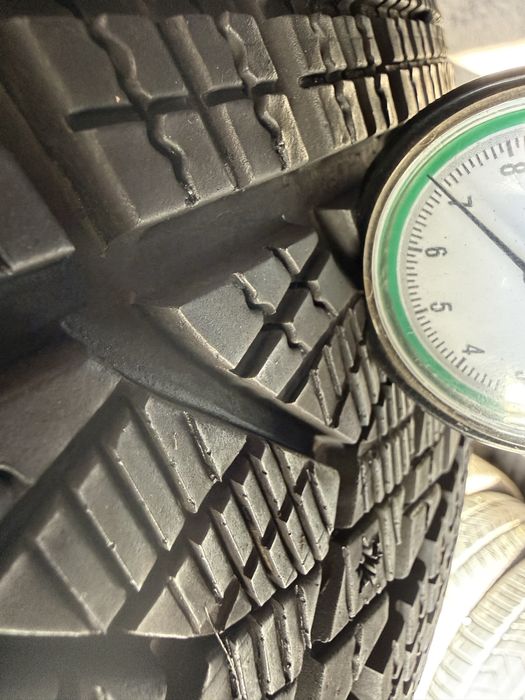 Зимові шини 235/60 R20 Goodyear UltraGrip Performance + 2шт. 7мм