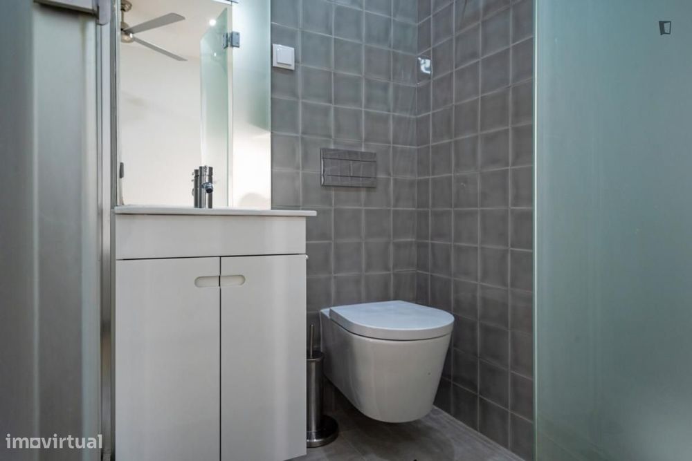 Quarto - localizado em Saldanha Lisbon