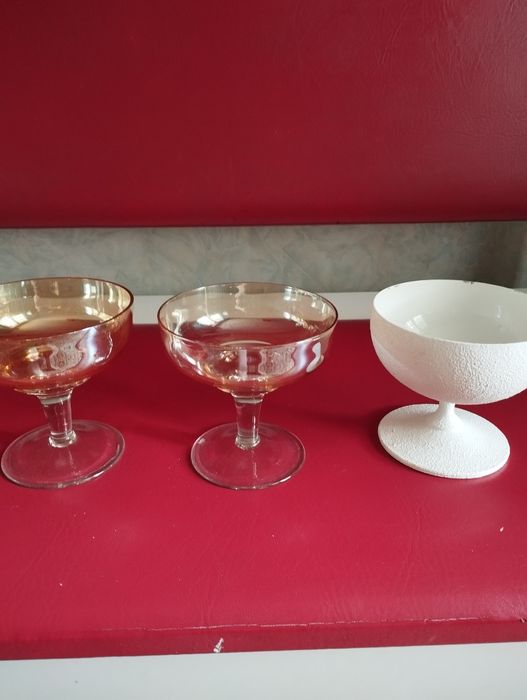 Креманки для мороженого одна 50гр  высота 10см диаметр 10пишите