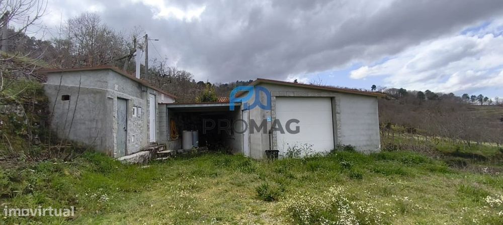Terreno Urbanizável de 7959 m² com Armazém