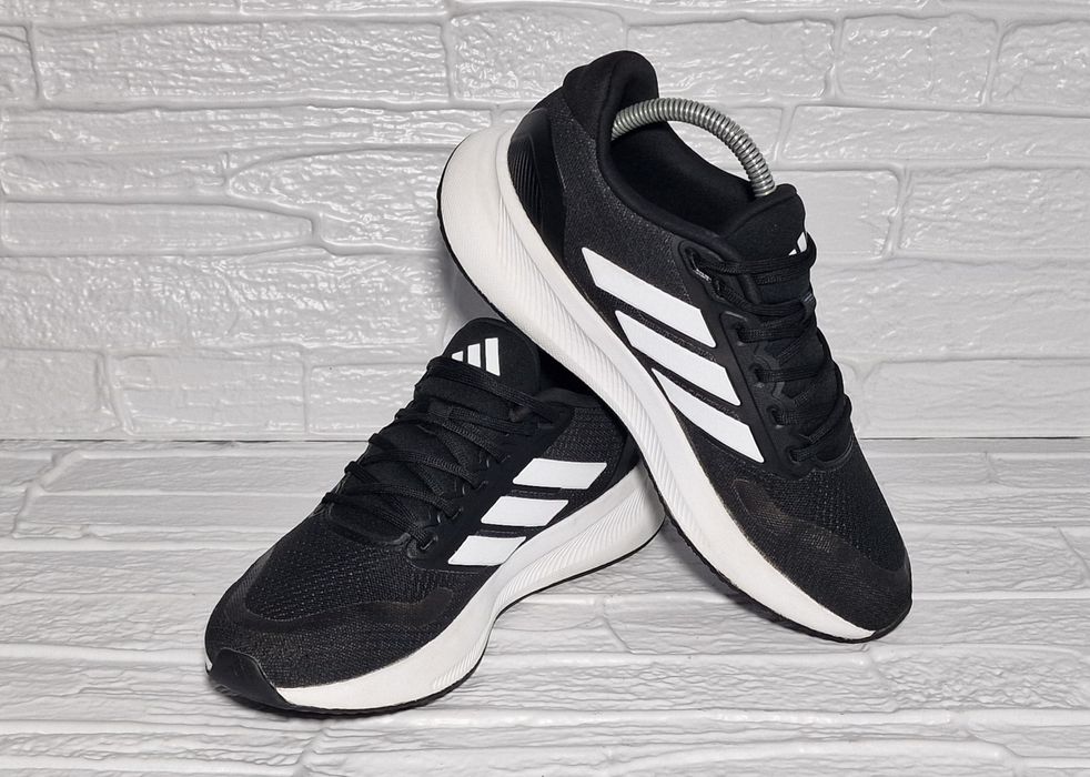 Бігові кросівки Adidas (40 розмір)