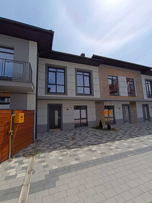 Продаж зданого Таунхауса, краща локація в Крихівцях