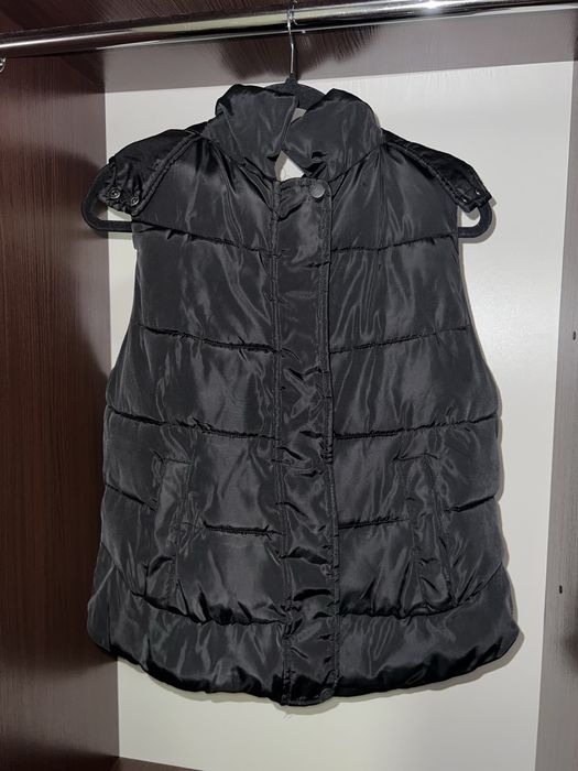 Стильна чорна дута жилетка / Безрукавка