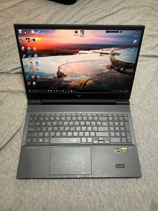 HP Victus 16 - RTX 3060 • AMD Ryzen 7 5800H • 16GB RAM