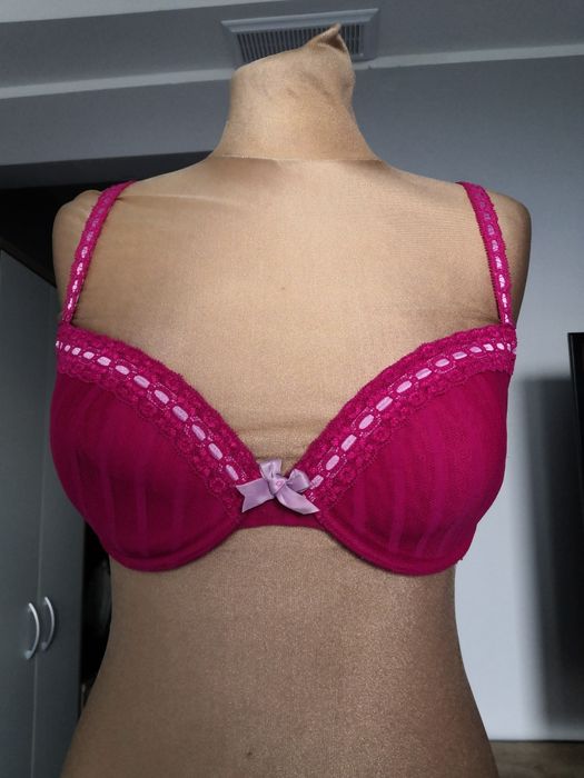 Boux avenue biustonosz stanik.