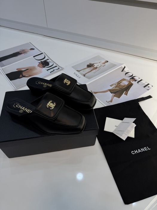 Шльопки від Chanel new 2026