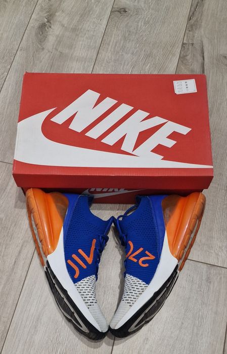 Кросівки Nike Air Max 270 Flyknit