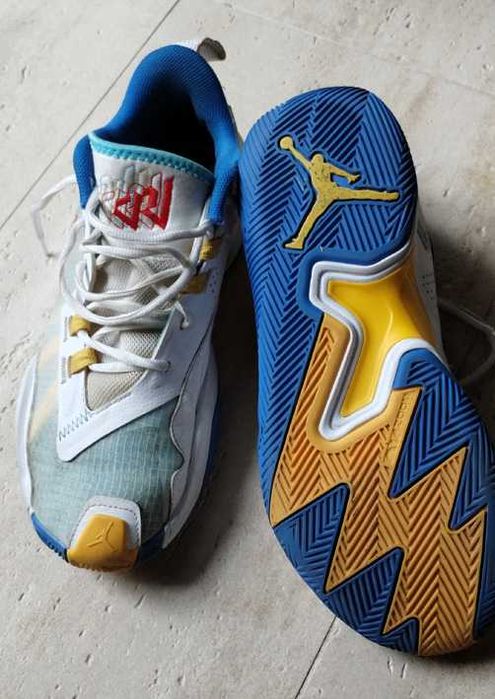 Buty Nike Air Jordan on take 4