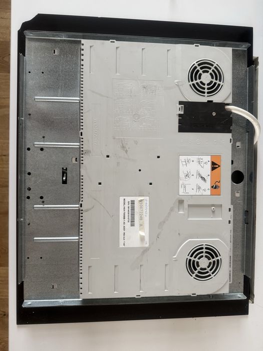 Plyta indukcyjna Whirlpool ACM 810/BF - 100% sprawna, ukruszony naroznik szkla