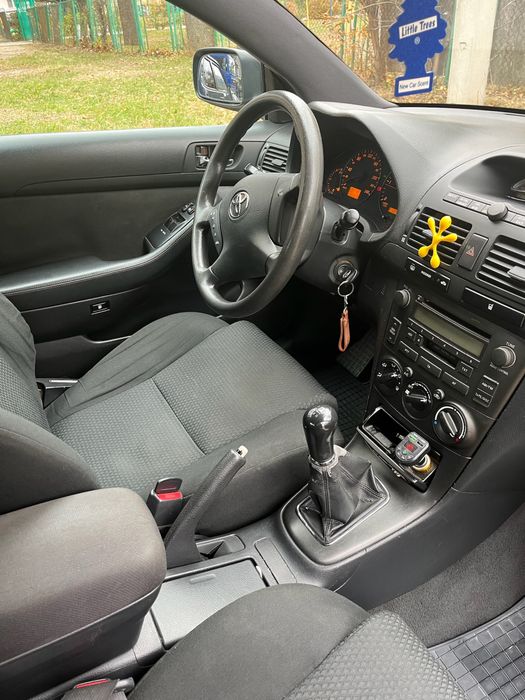 Автомобиль Toyota avensis