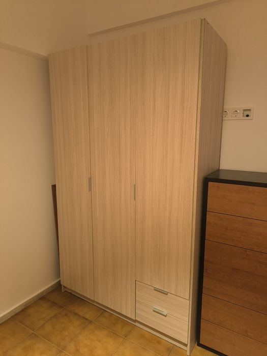 Roupeiro 3 portas bege em madeira