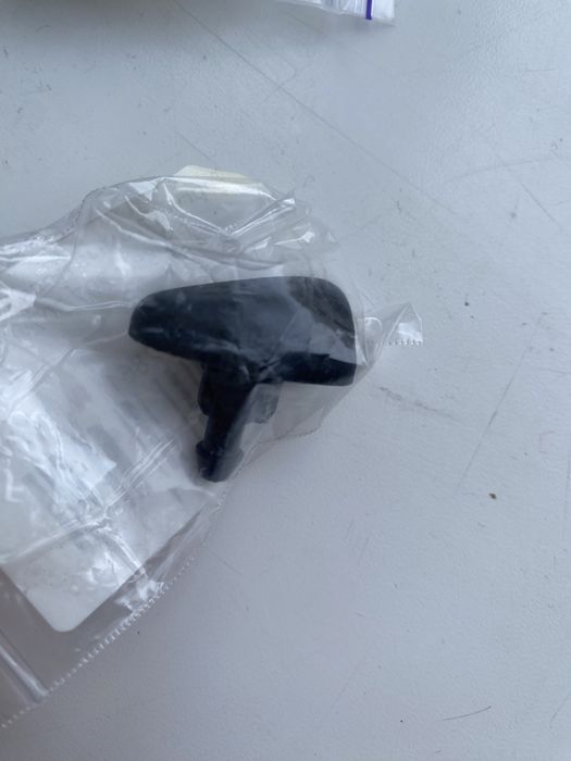 Форсунка омивача скла для Peugeot 207 307  406 607