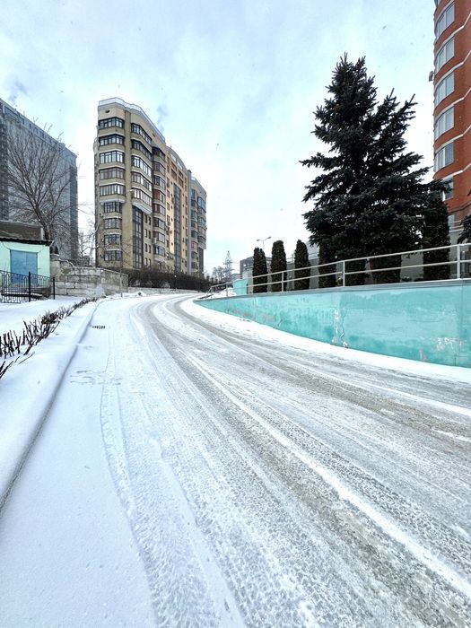 D1M Продам паркомісця в підземному паркінгу біля м. Ботанічний сад.