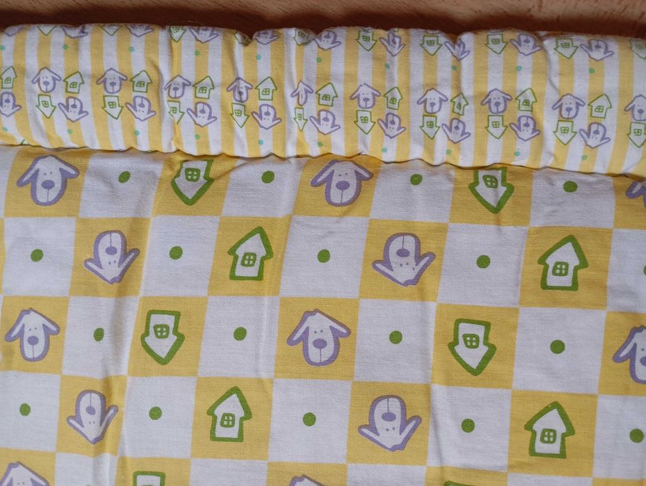 Proteção para berço de bebé