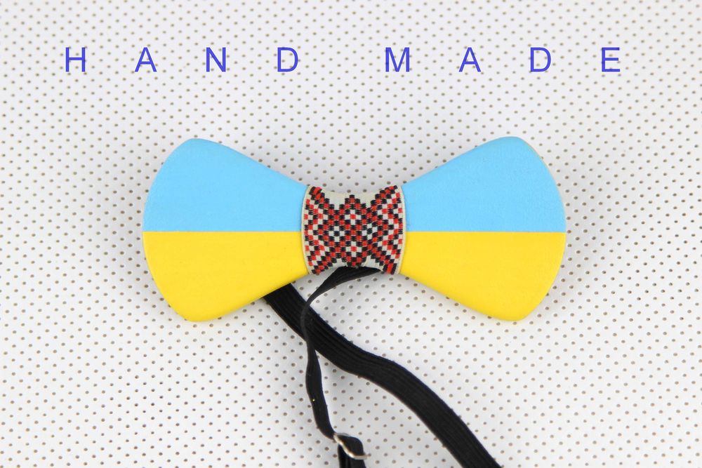 Бабочка с национальной символикой Украины. Ручная работа.