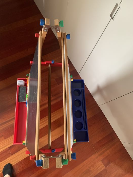 Cavalete de desenho | oferta canetas + apagadores