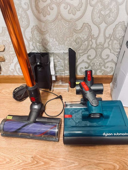 Вертикальний + ручний пилосос (2в1) Dyson Cyclone V10 Submarine ВІТРИННИЙ ВАРІАНТ