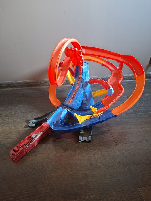 Tor hot wheels wulkan, ucieczka z wulkanu