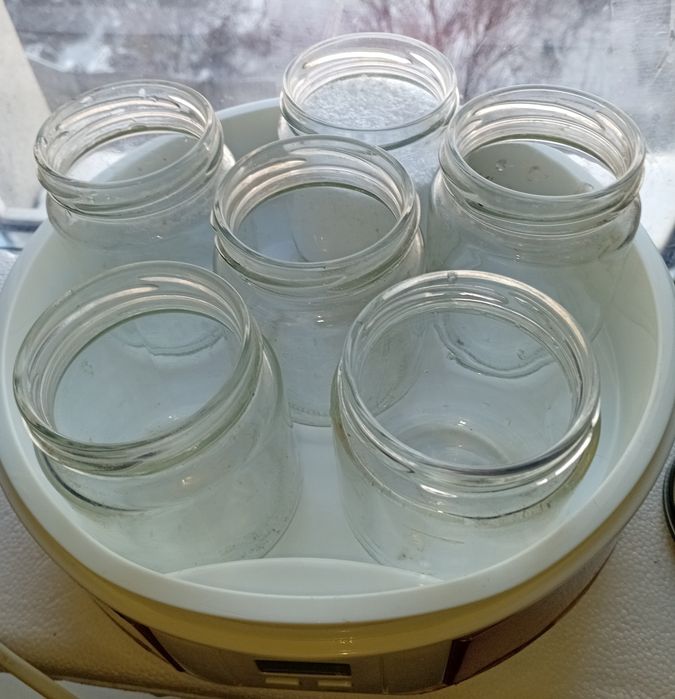 Йогуртниця Elbee.