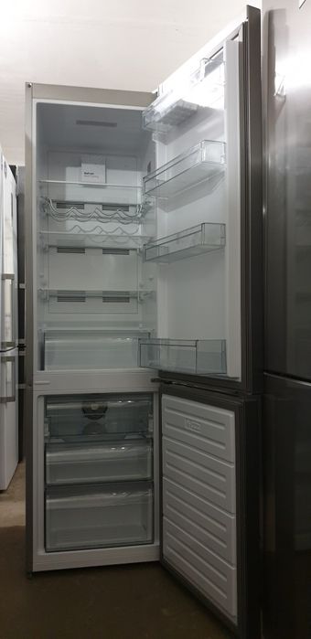 Холодильник VESTFROST CNF289X