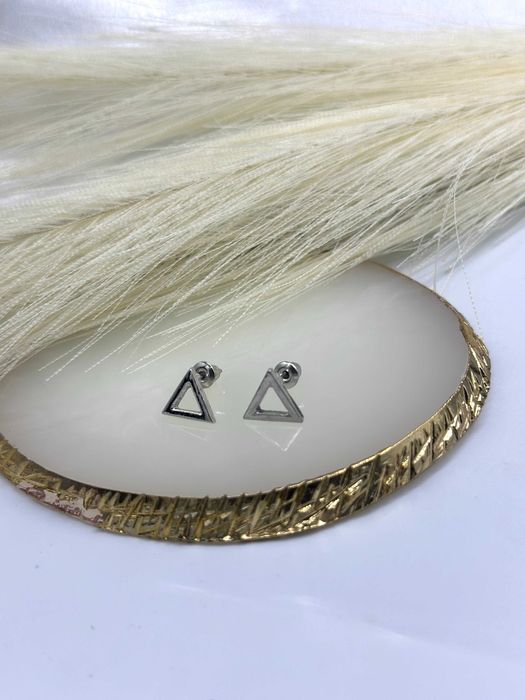 srebrne kolczyki ze stali