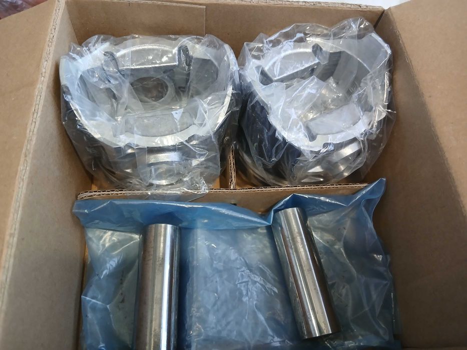 Два новых поршня,кольца, пальцы ВАЗ на 79,8 мм (AMP) для МТ Днепр Урал