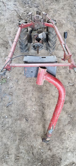 Traktorek dzik MF 70