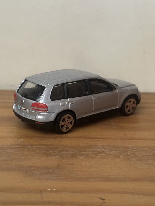 VW touareg miniatura 1:43