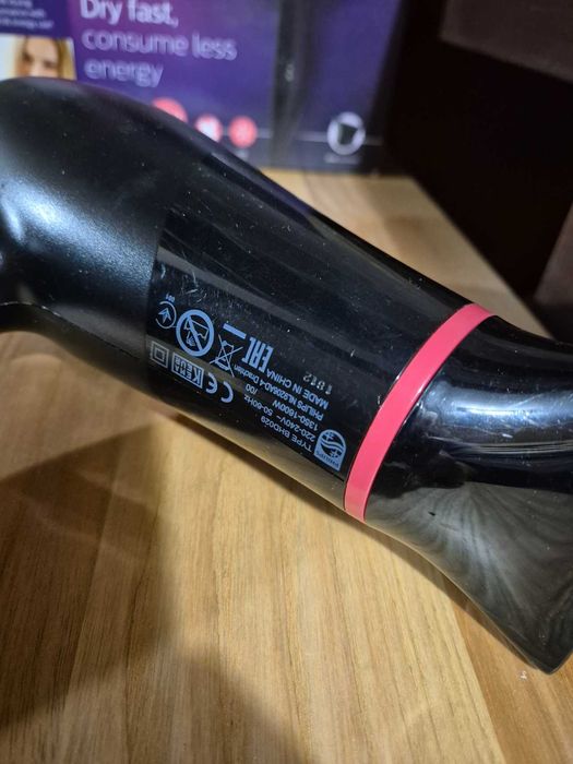 Фен Philips BHD029  ionic