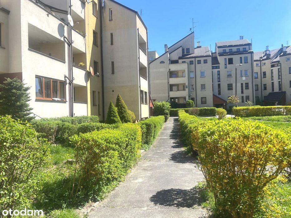 Ul. Wilcza, " zameczek", I piętro, obszerny balkon