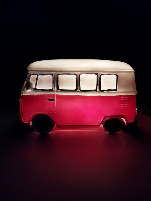 Lampka nocna Volkswagen Bus T1 Ogórek transporter Markslojd Sweden Nostalgi VW T1 Lampa stołowa unikat retro vintage classic cult bullik