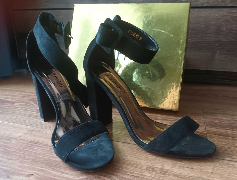 Buty na słupku czarne