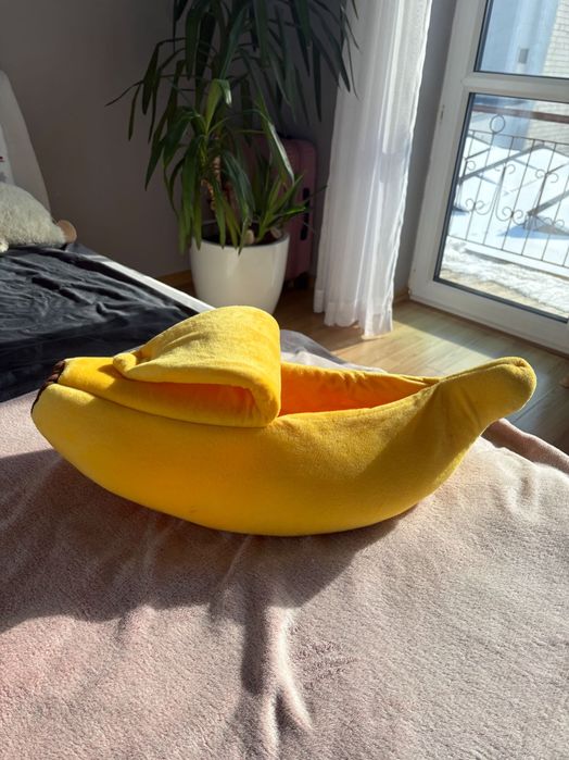 Legowisko dla kota w kształcie banana