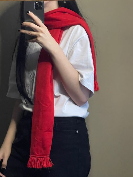 Червоний шарф новий