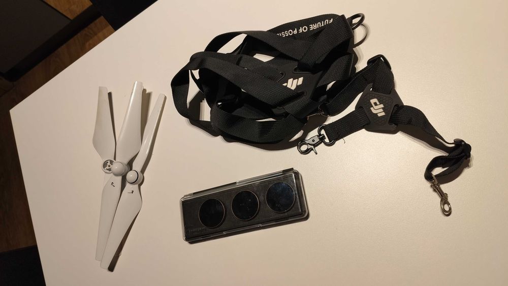 Dron DJI Phantom 4 Pro + akcesoria + 2 baterie