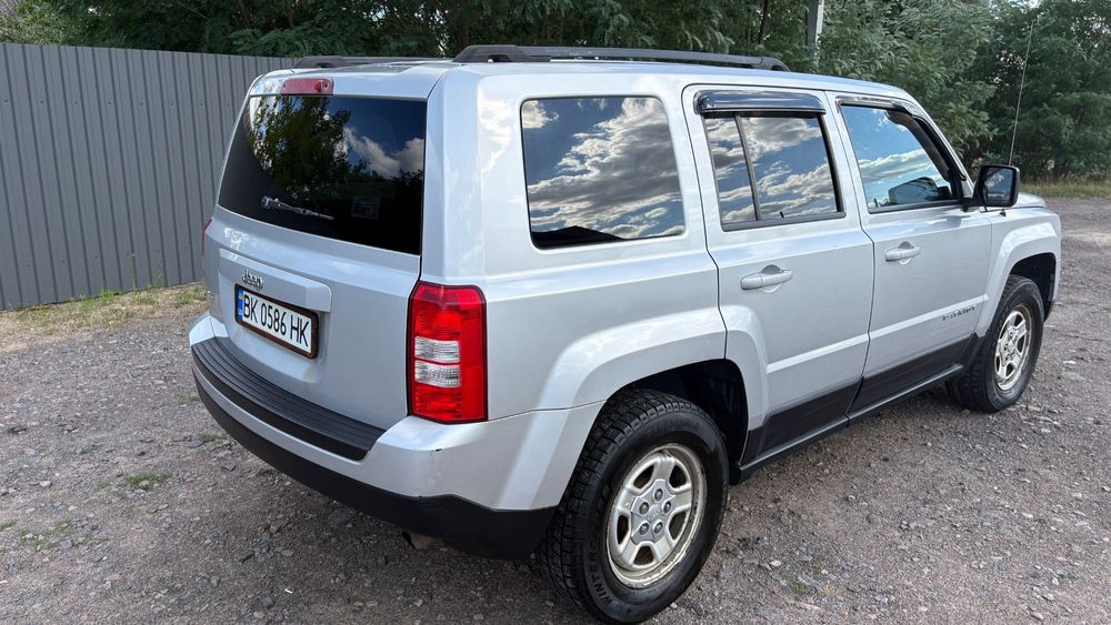 Кросовер Jeep Patriot Sport 2011 року