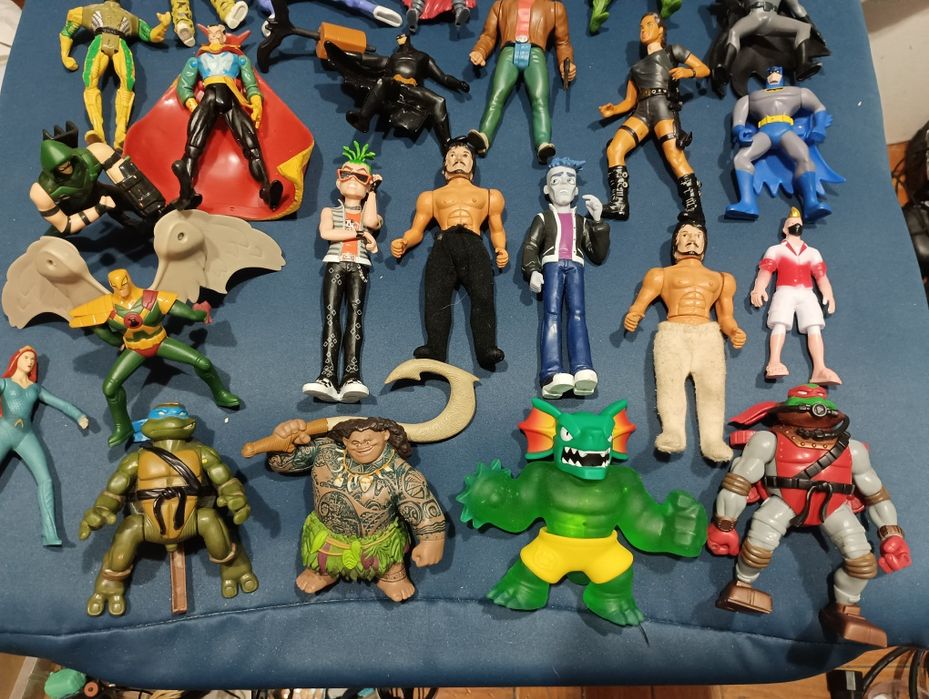 Bonecos lote variado