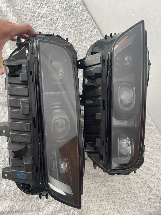 BMW G07 X7 LCI права фара головного світла