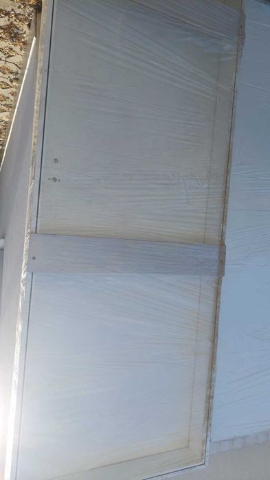 Conjunto de portas interiores brancas