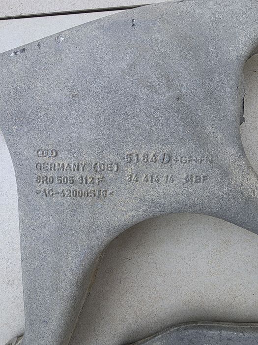 Audi A6 C7 2017 rok zwrotnica piasta wahacze prawy tył