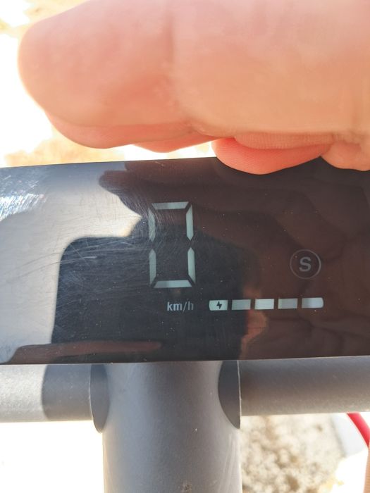 Trotinete Elétrica Navee V25  Como Nova / Totalmente Operacional