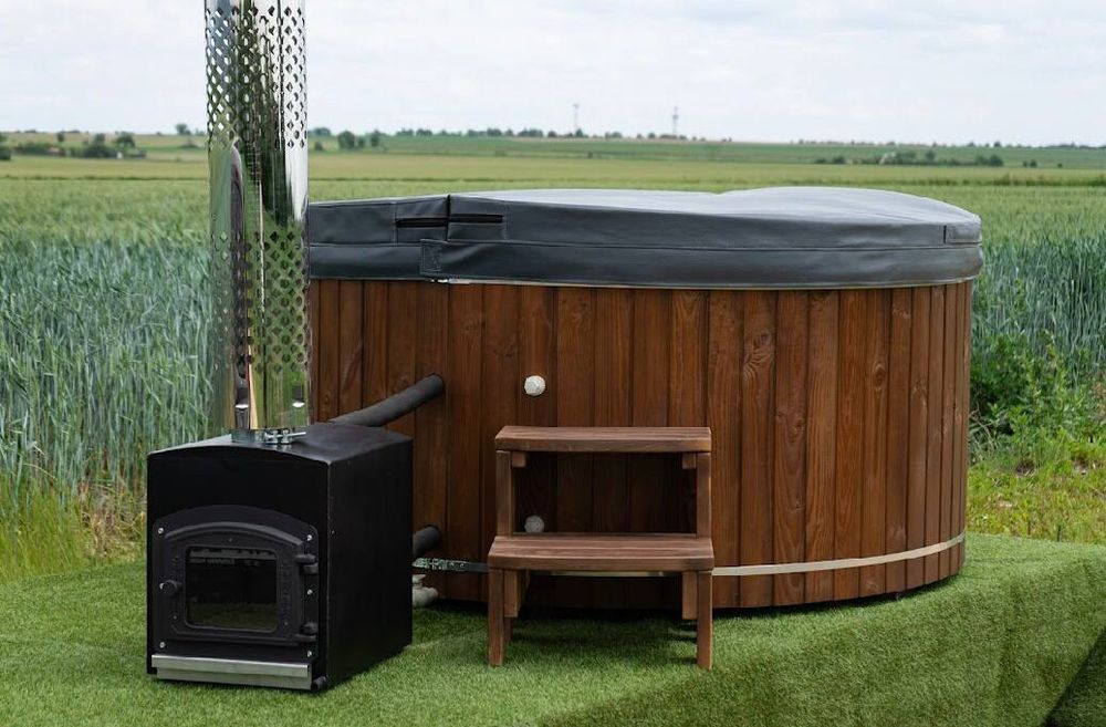 Чан на дровах власного виробництва. Вуличне джакузі.